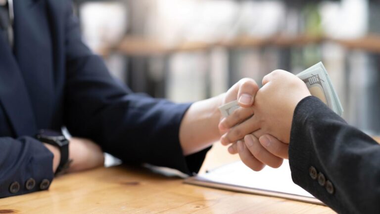 Renegocier un credit immobilier : quand, comment, combien ?