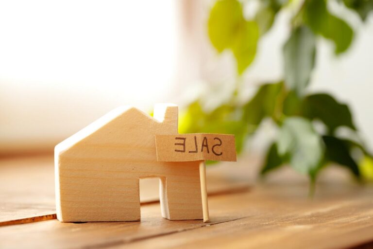 Sous-estimer un bien en succession : pourquoi c&rsquo;est rarement gagnant